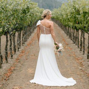 Lis Simon "Molly" wedding gown